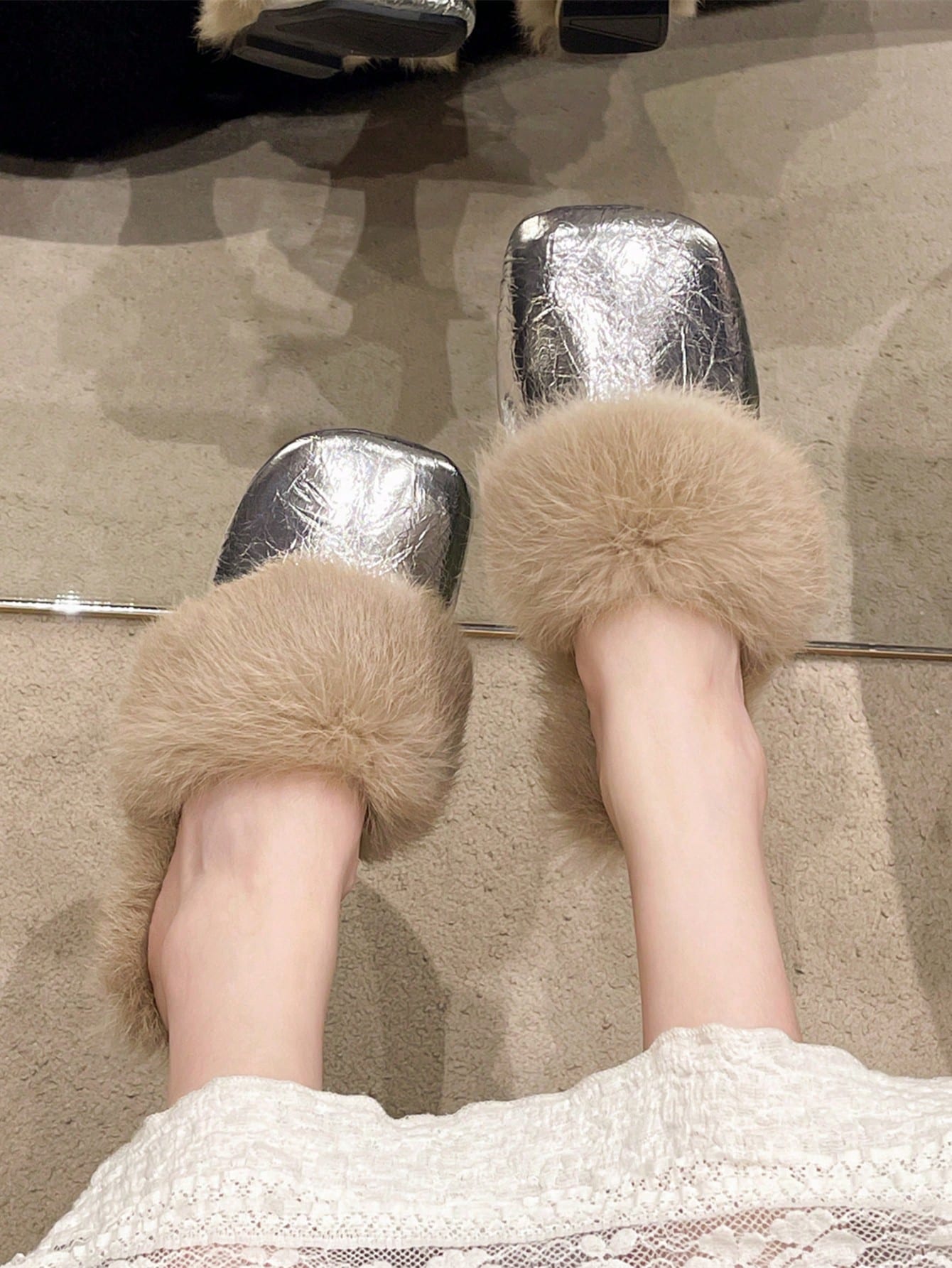 Casual Slip On Mule Slippers For Women, New Round Toe Fluffy Slip-On Slippers, Fashionable Outdoor Wear, Autumn/Winter Silver