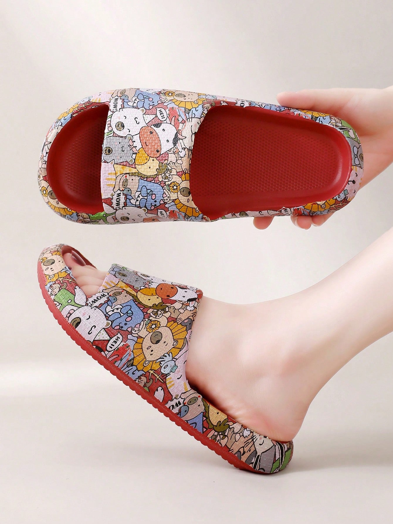 2024 New Style Cartoon Printed Animal Kingdom Slippers With  Stepping Design, EVA Material For Outdoor And Summer, Fashionable Bathroom Slip-On Burgundy