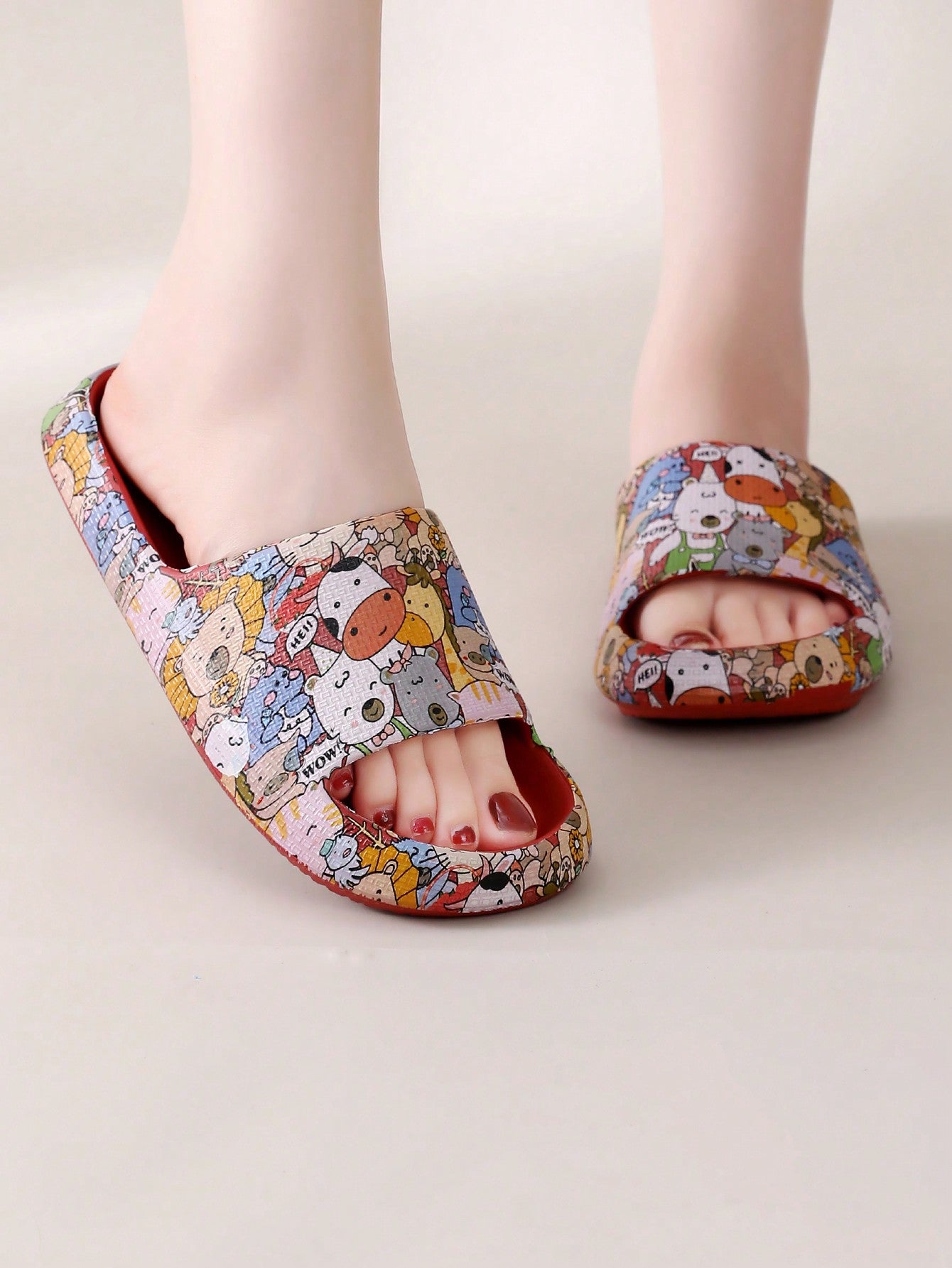 2024 New Style Cartoon Printed Animal Kingdom Slippers With  Stepping Design, EVA Material For Outdoor And Summer, Fashionable Bathroom Slip-On Burgundy